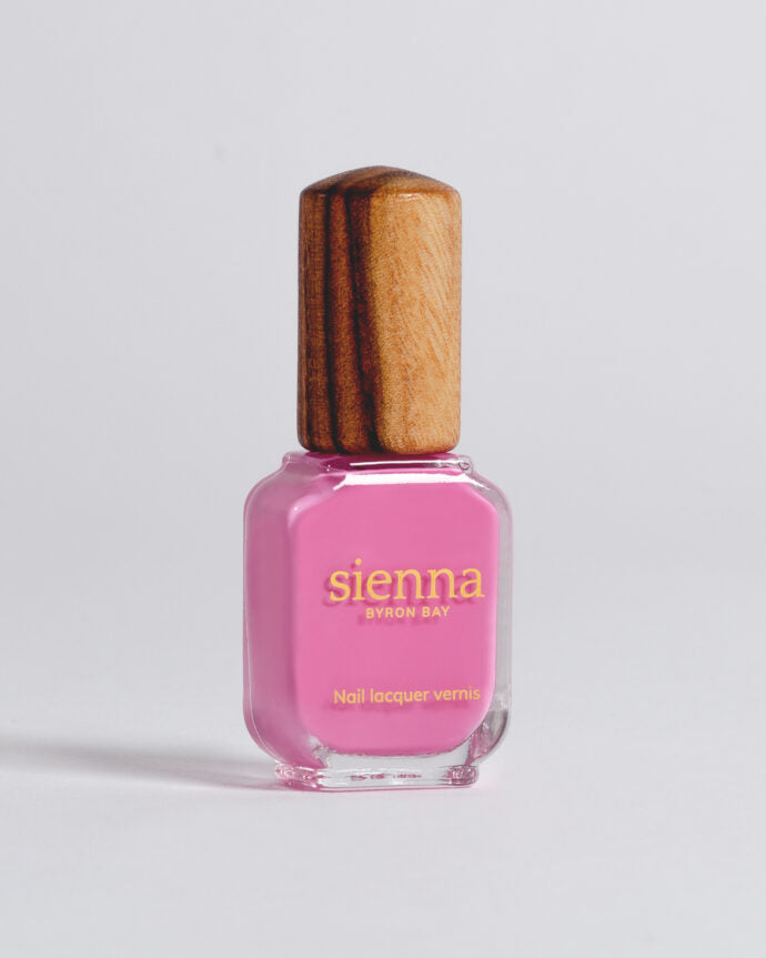 Sienna Spell – Bright mid tone fuchsia Crème