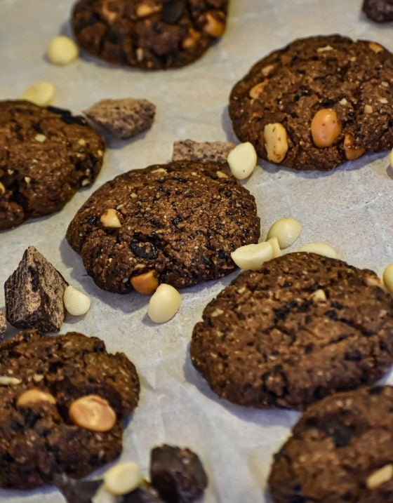 No Grainer Macadamia & Chocolate Keto Cookies